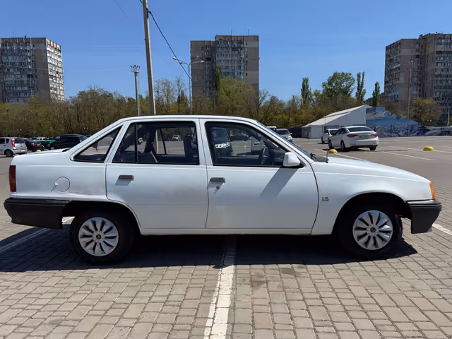 Opel Kadett - фото 3
