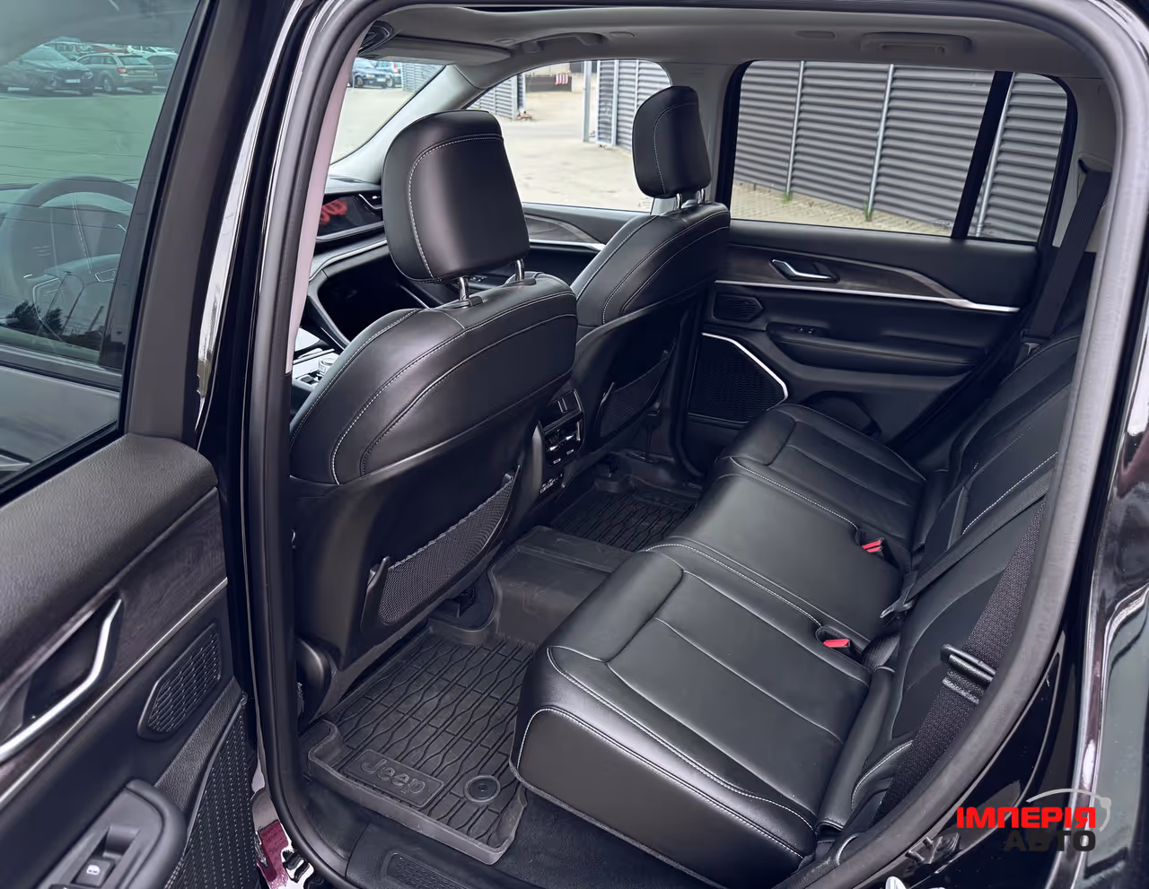Jeep Grand Cherokee - фото 12