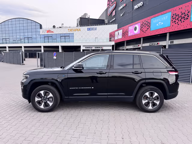 Jeep Grand Cherokee - фото 3