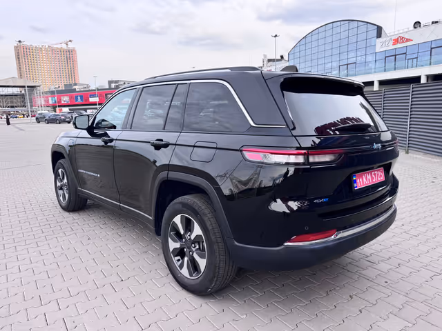 Jeep Grand Cherokee - фото 4