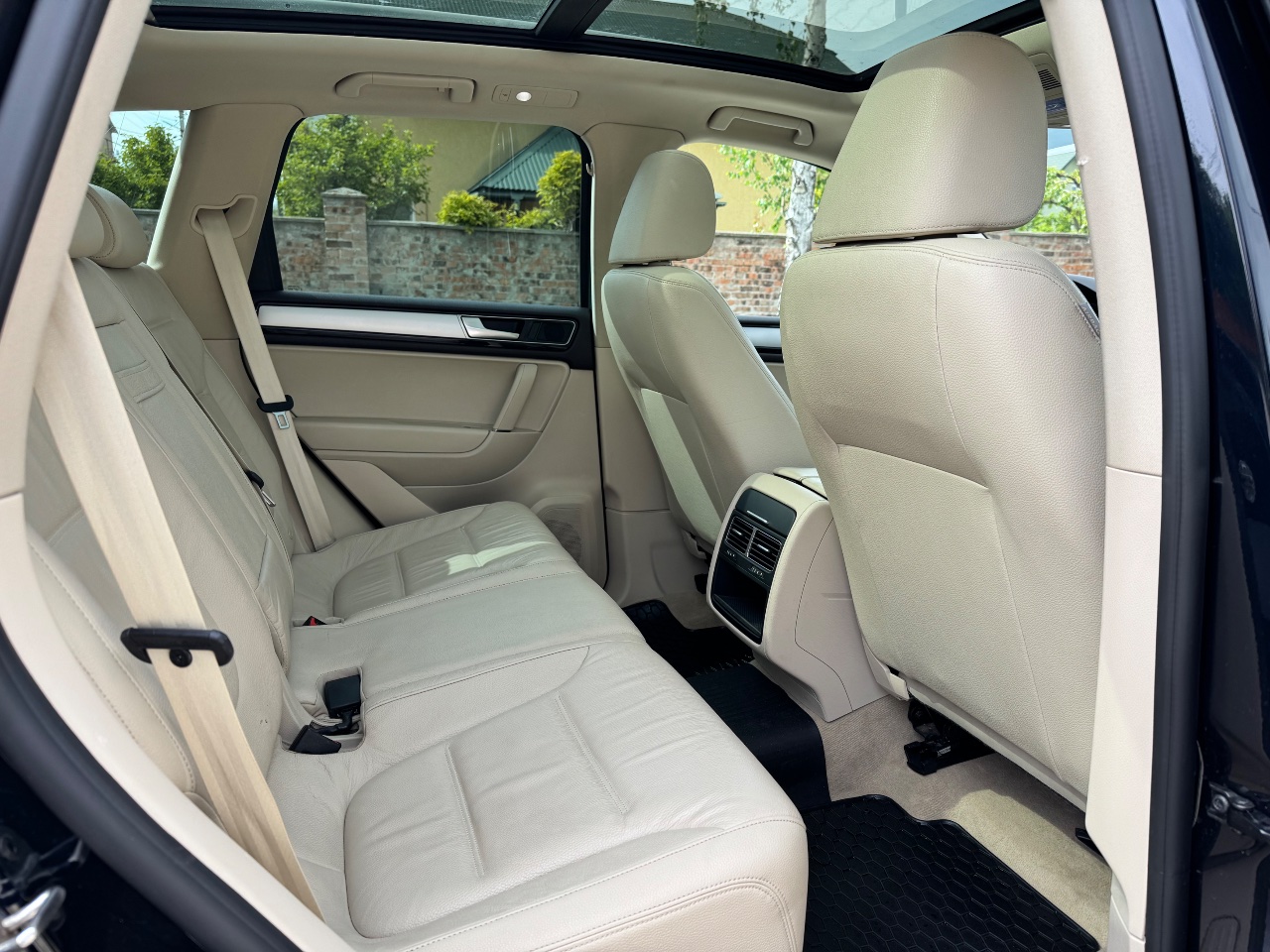 Volkswagen Touareg - фото 25