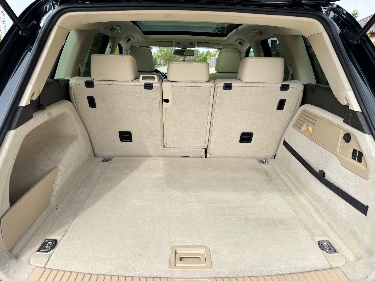 Volkswagen Touareg - фото 17