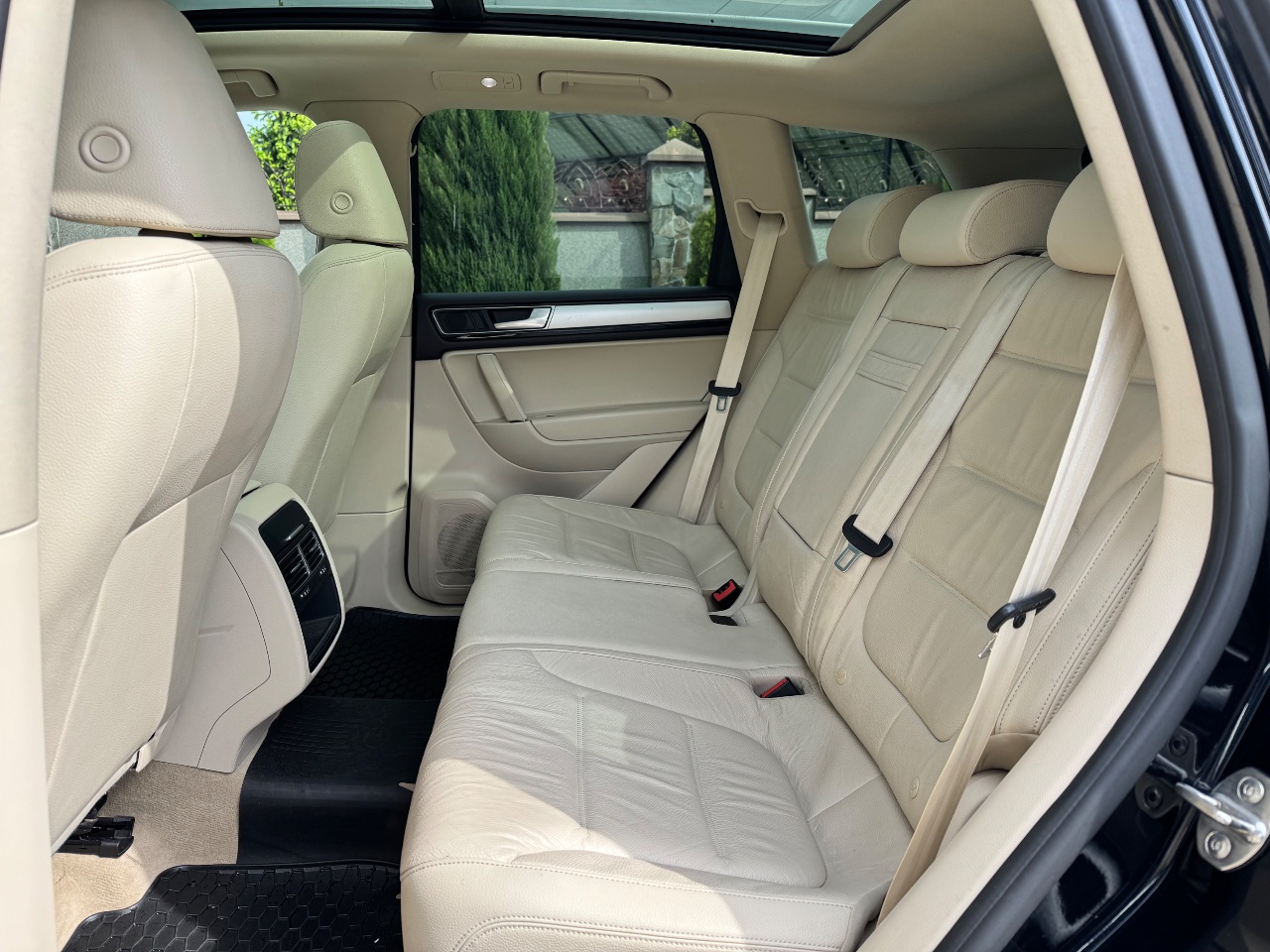 Volkswagen Touareg - фото 14