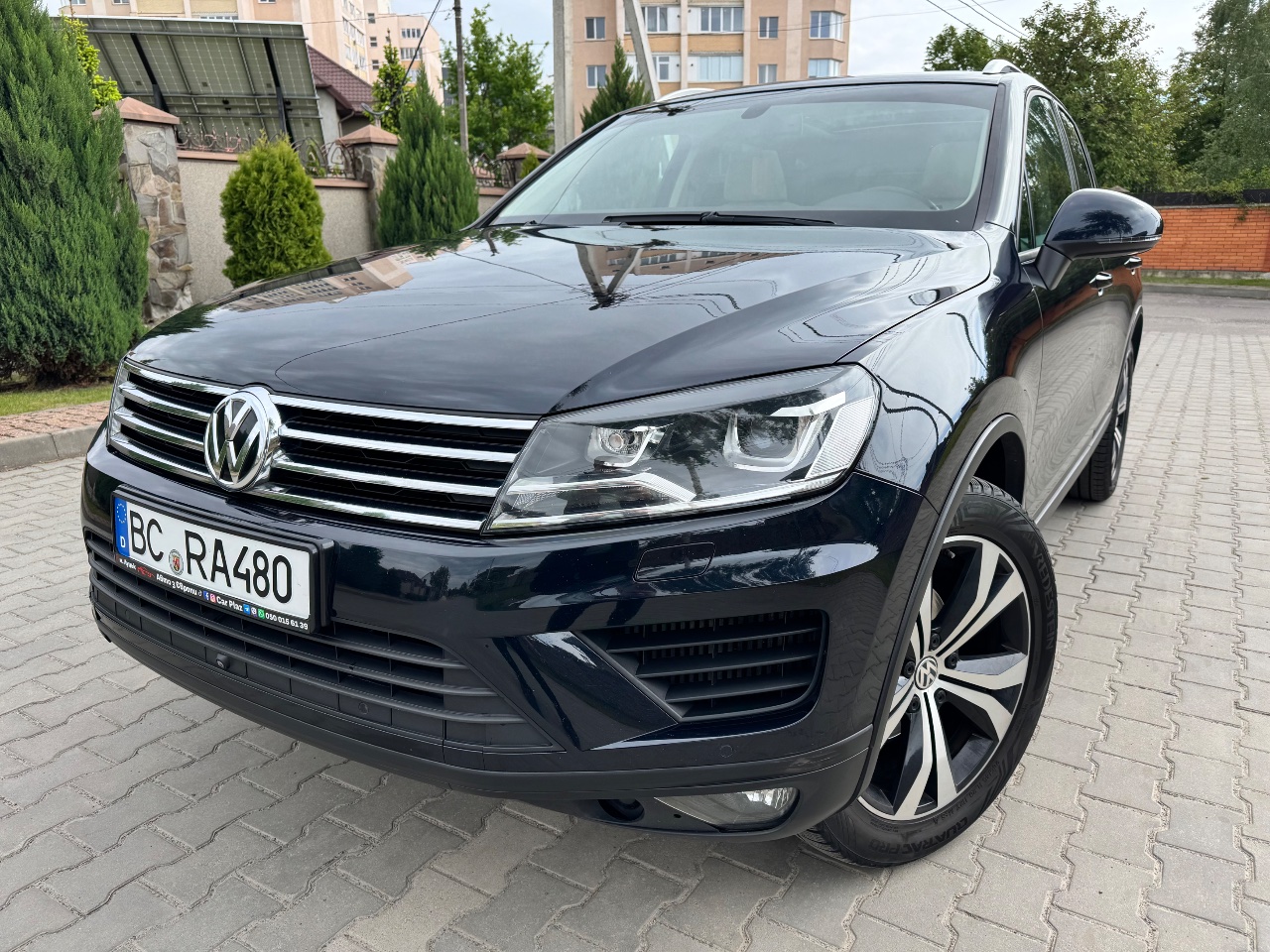 Volkswagen Touareg - фото 1