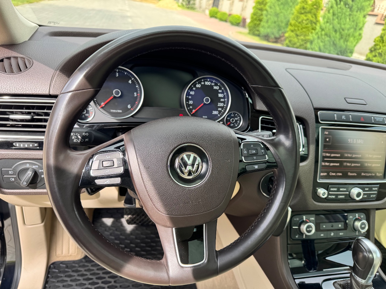 Volkswagen Touareg - фото 15