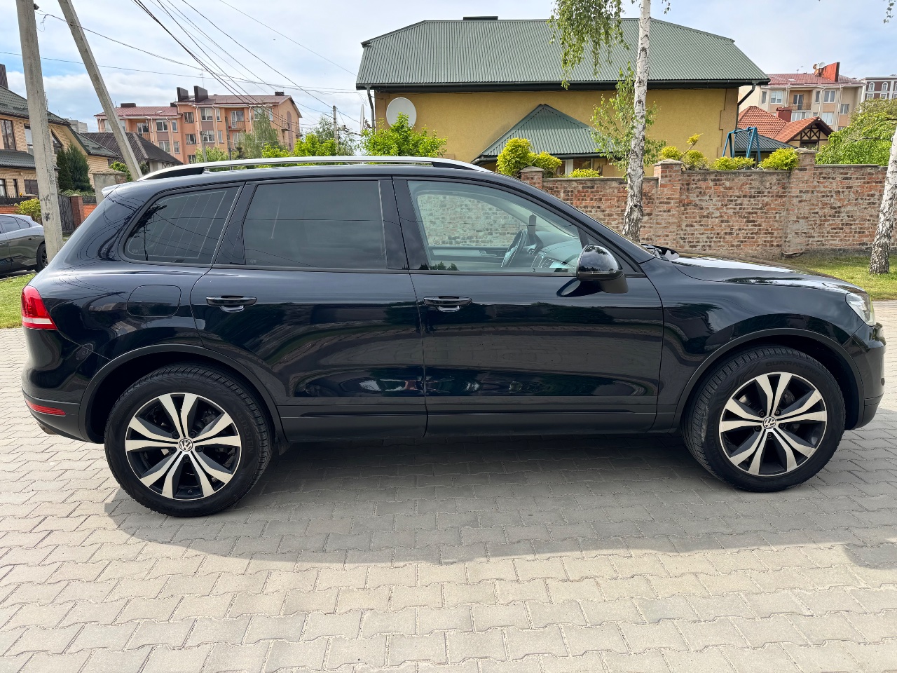 Volkswagen Touareg - фото 6