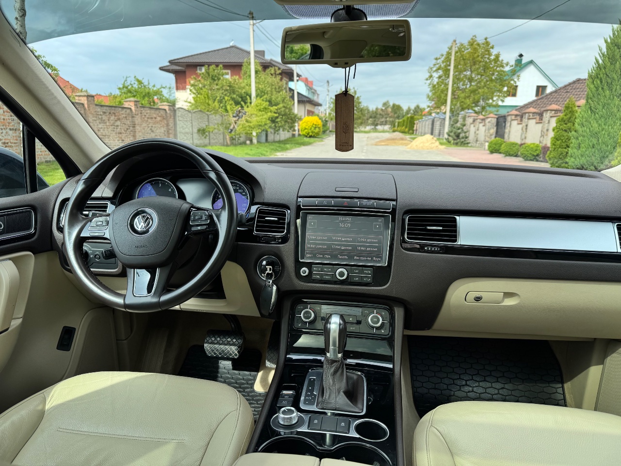 Volkswagen Touareg - фото 29