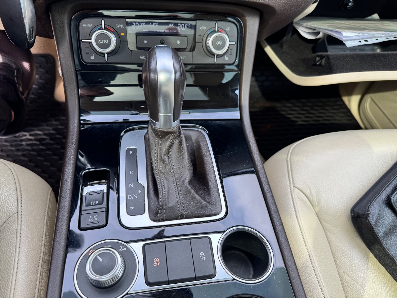 Volkswagen Touareg - фото 26