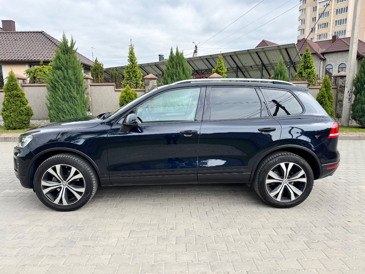Volkswagen Touareg - фото 2