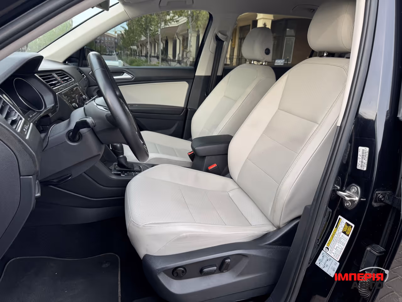 Volkswagen Tiguan - фото 16