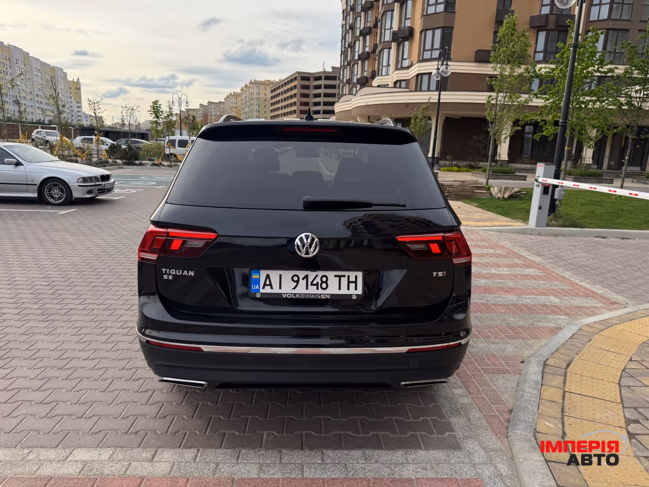 Volkswagen Tiguan - фото 8