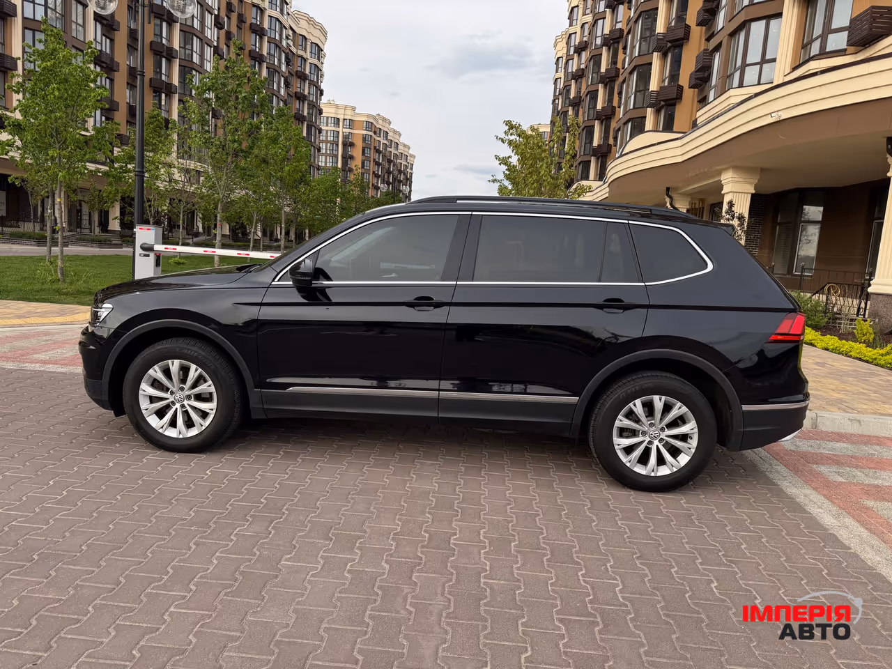 Volkswagen Tiguan - фото 5