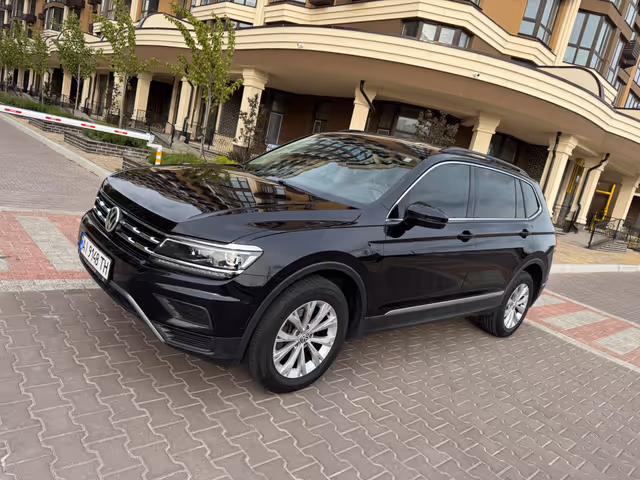 Volkswagen Tiguan - фото 4