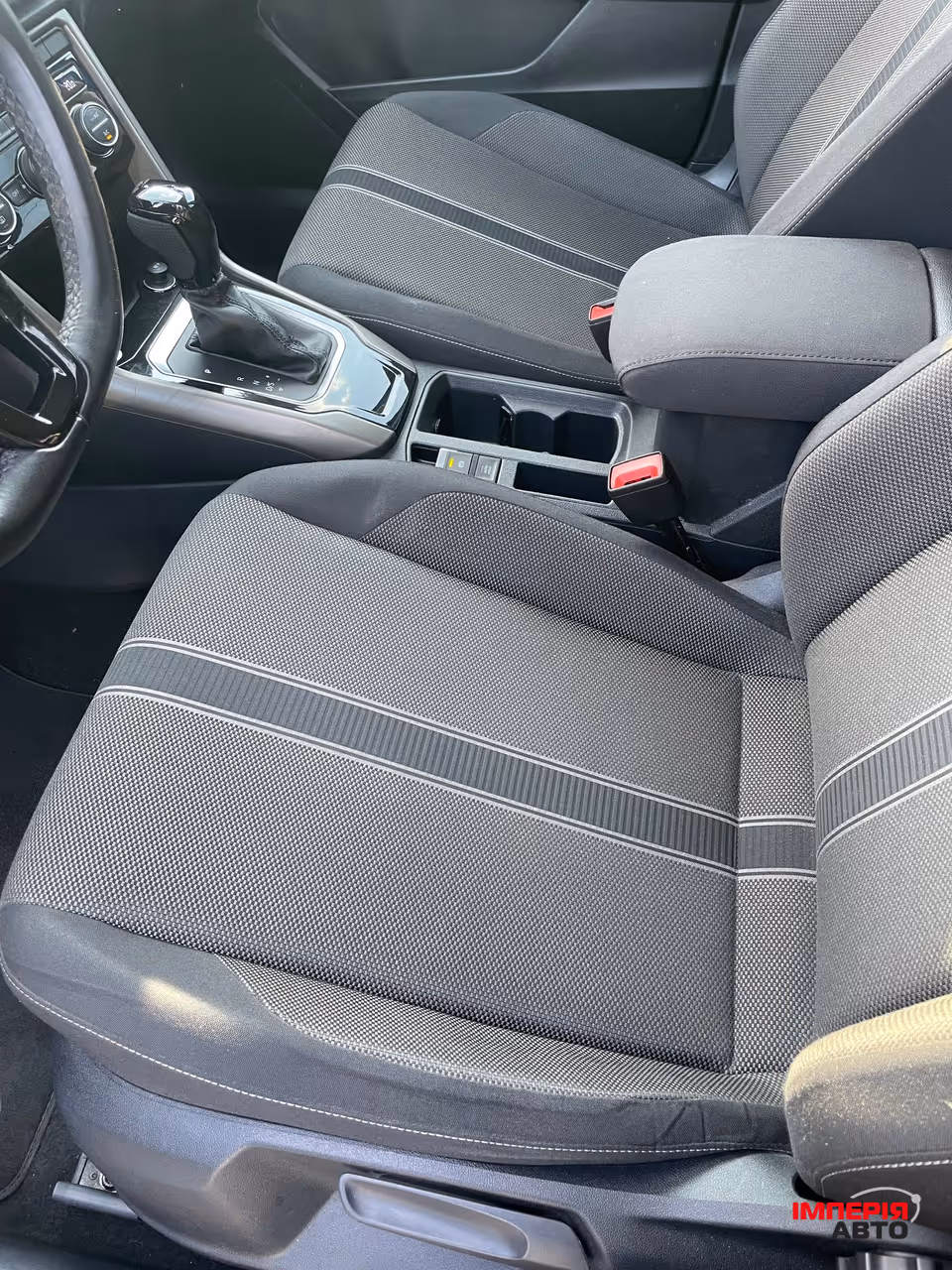 Volkswagen T-Roc - фото 20