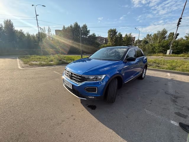 Volkswagen T-Roc - фото 4