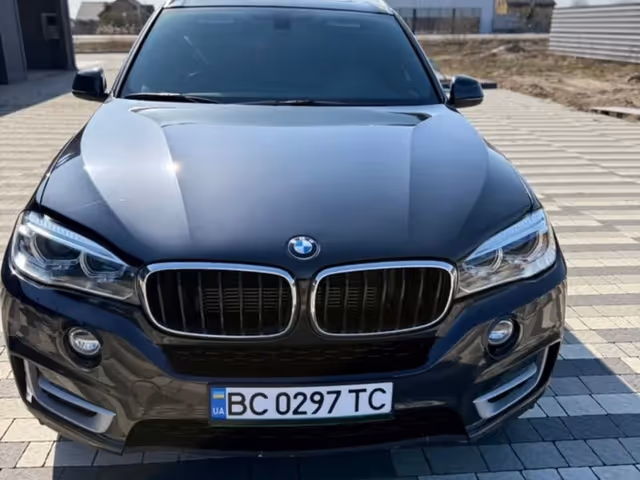 BMW X5 - фото 1