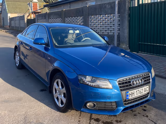 Audi A4 - фото 2