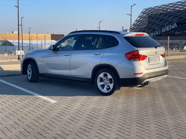 BMW X1 - фото 5
