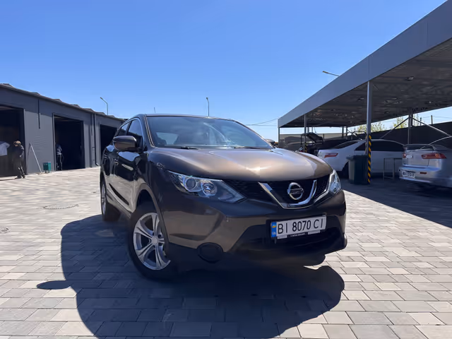 Nissan Qashqai - фото 1