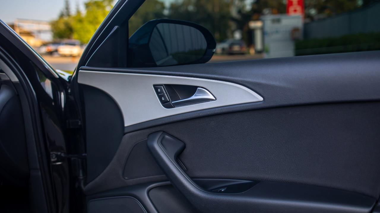 Audi A6 - фото 35