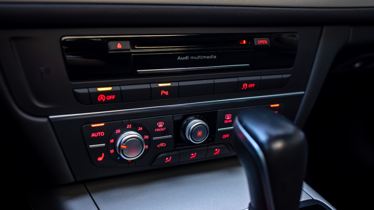 Audi A6 - фото 29