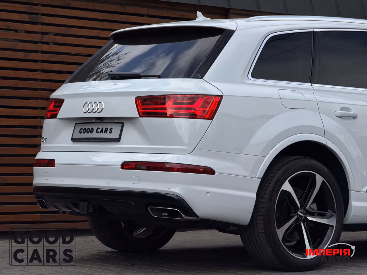 Audi Q7 - фото 17