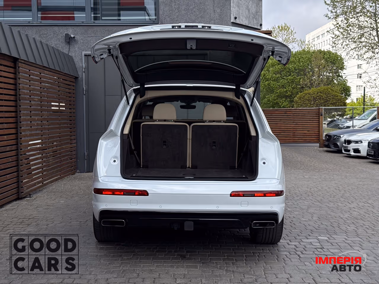 Audi Q7 - фото 18