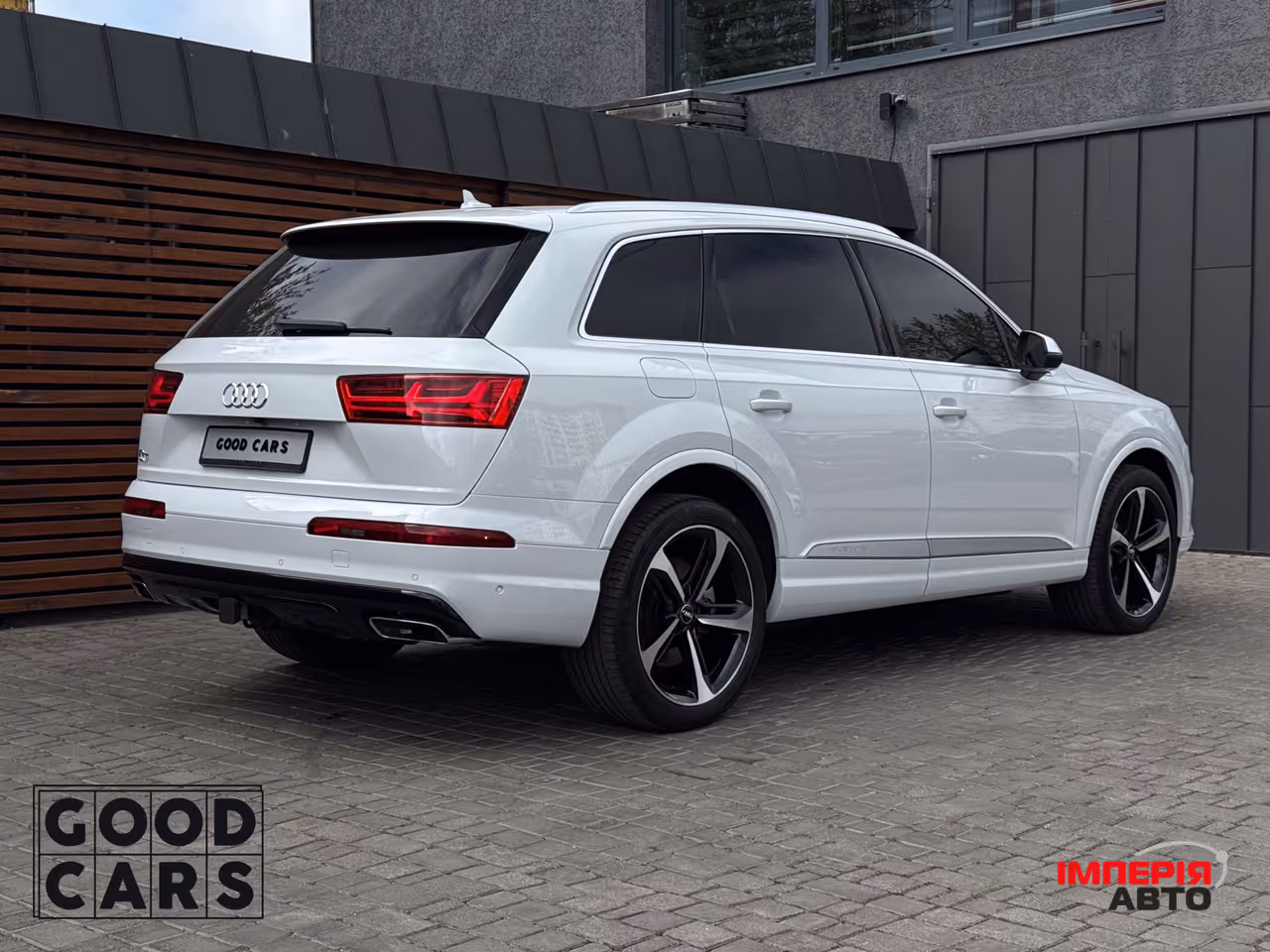 Audi Q7 - фото 7