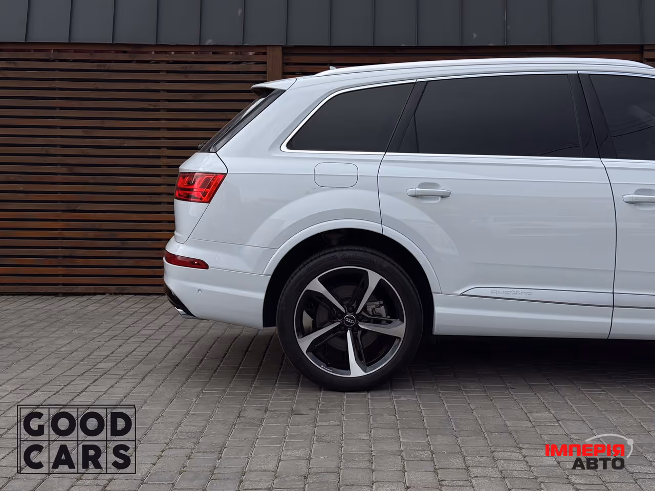 Audi Q7 - фото 14