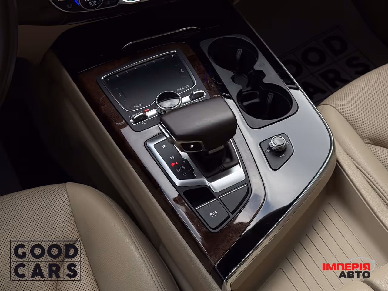 Audi Q7 - фото 38