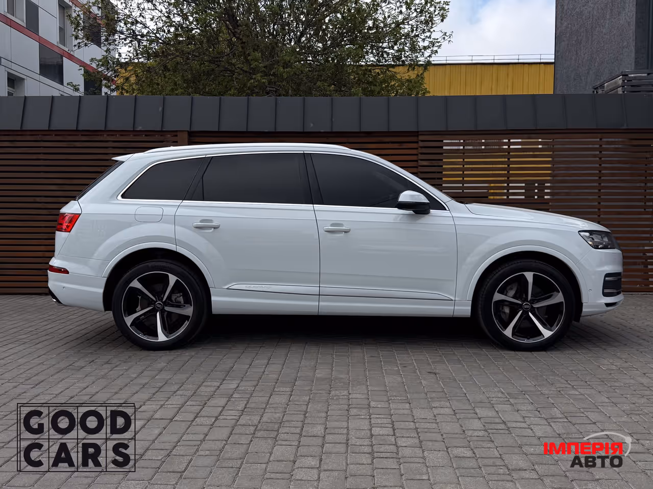 Audi Q7 - фото 8