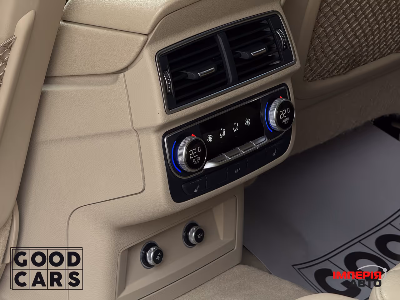 Audi Q7 - фото 30