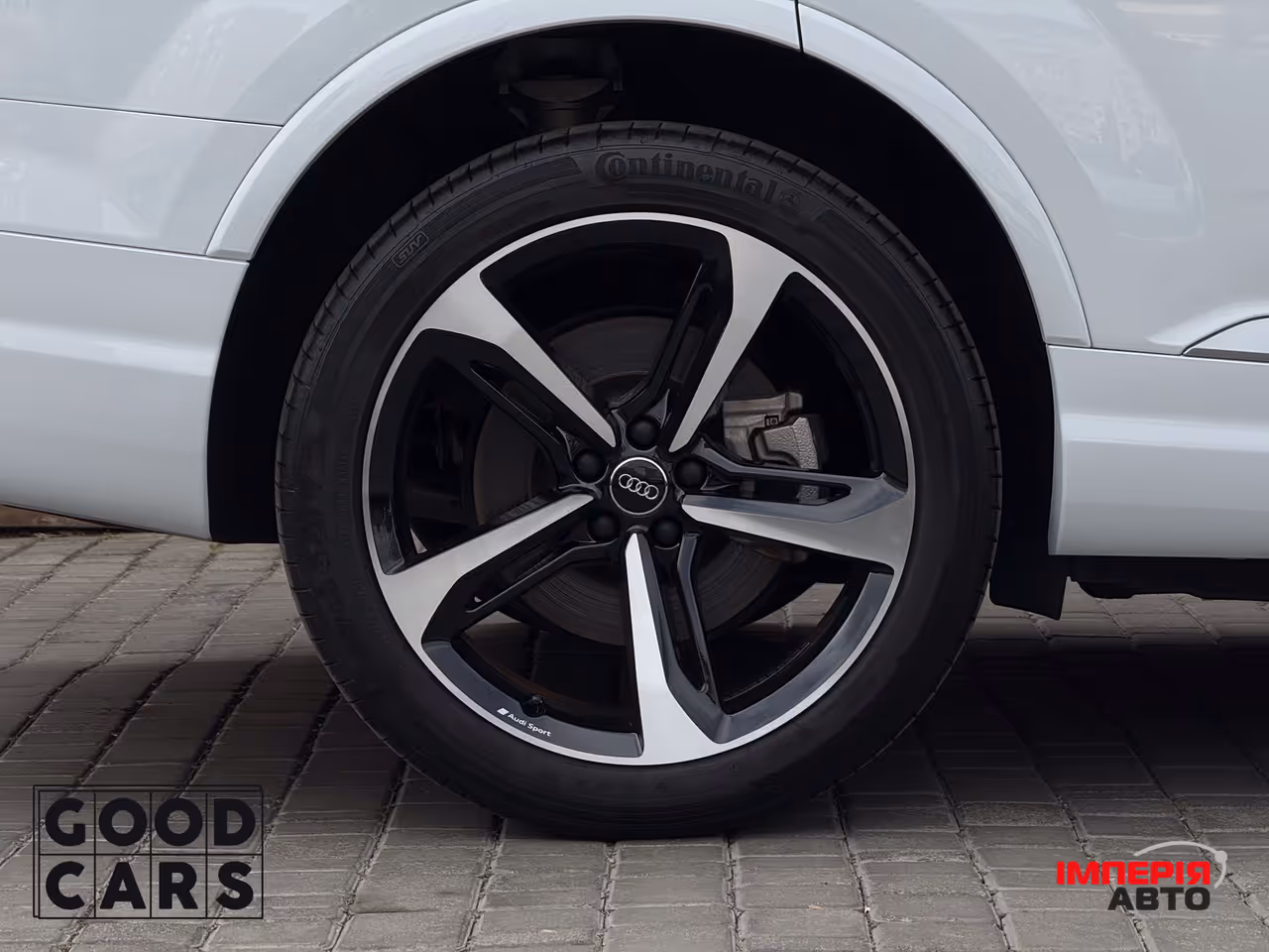 Audi Q7 - фото 15