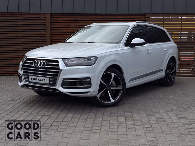 Audi Q7 - фото 1