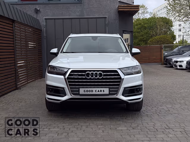 Audi Q7 - фото 2