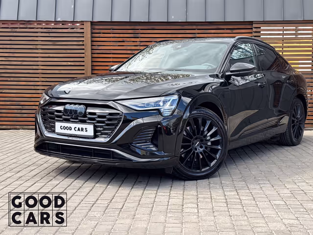 Audi Q8 e-tron - фото 1