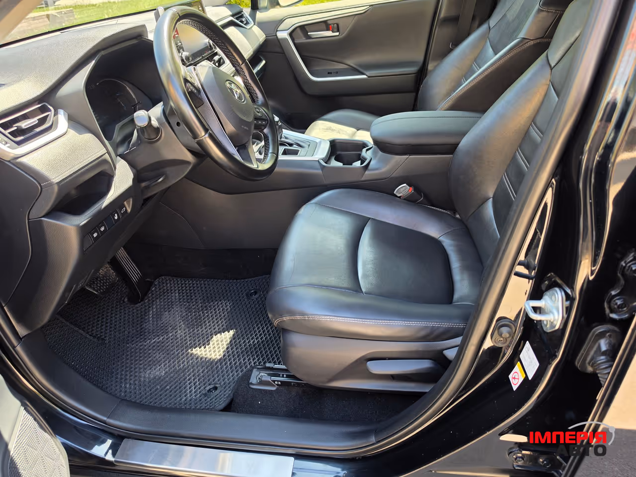 Toyota RAV4 - фото 13