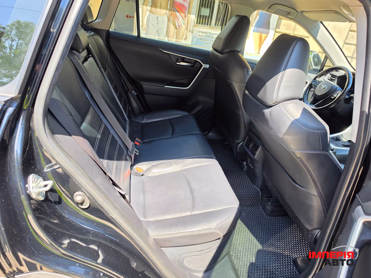 Toyota RAV4 - фото 15
