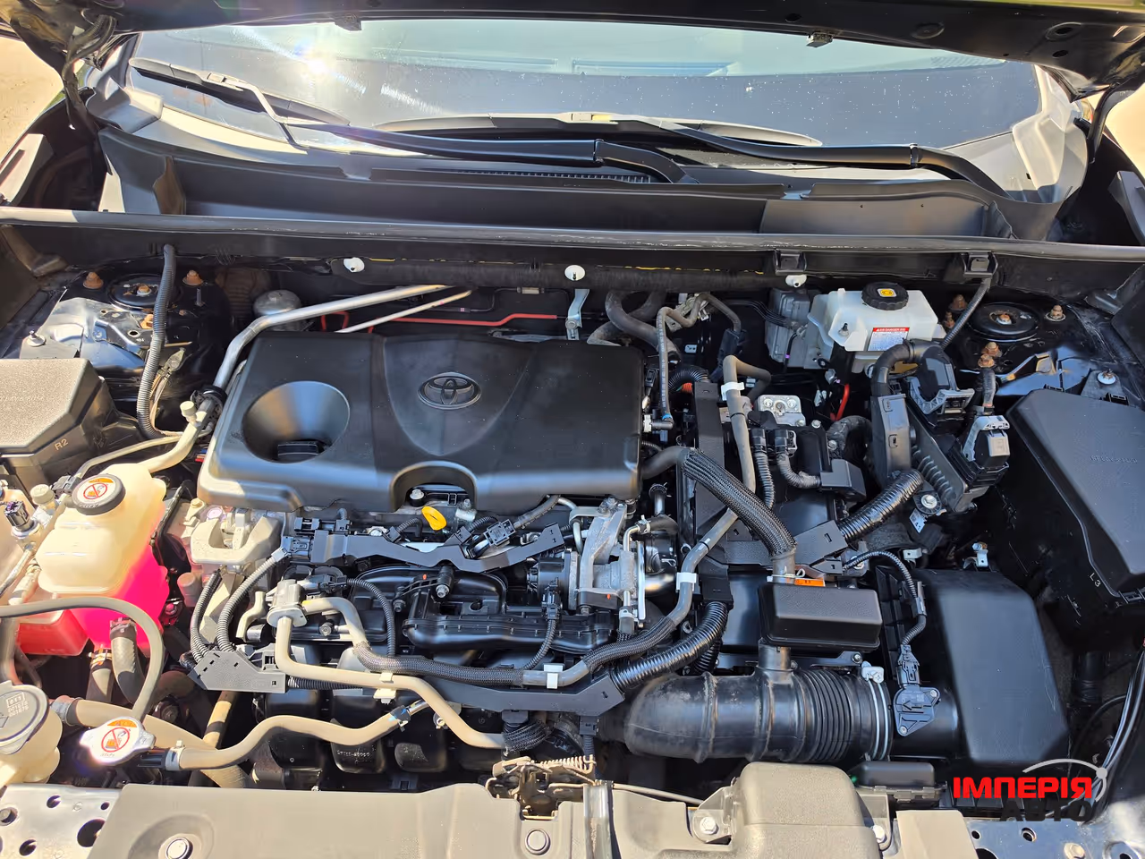 Toyota RAV4 - фото 6
