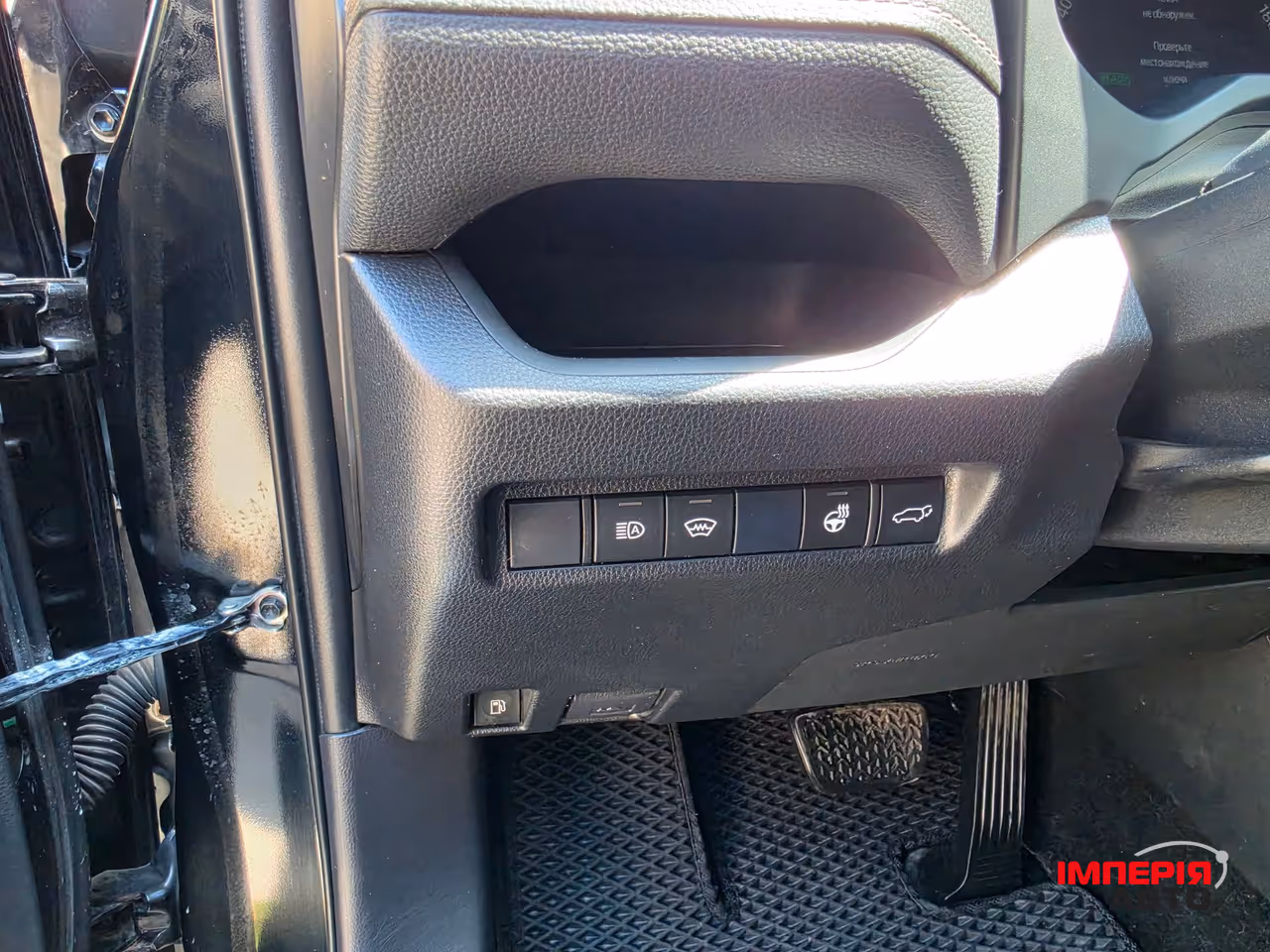 Toyota RAV4 - фото 7
