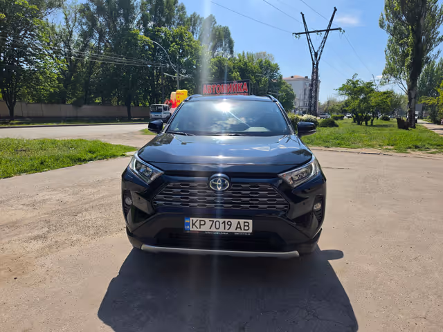 Toyota RAV4 - фото 5