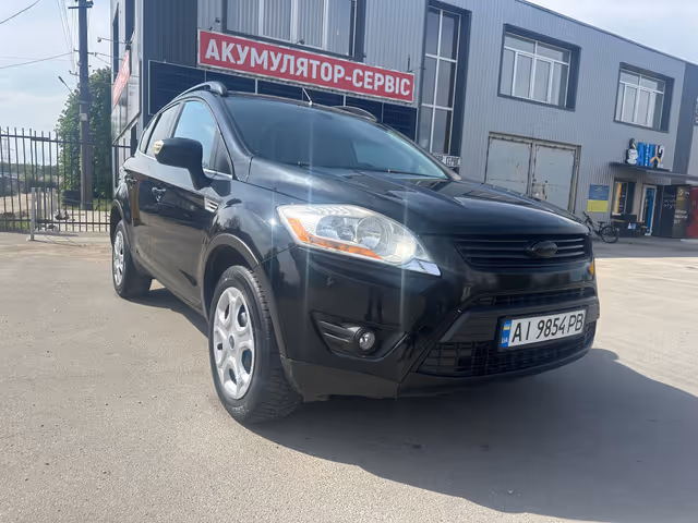 Ford Kuga - фото 1