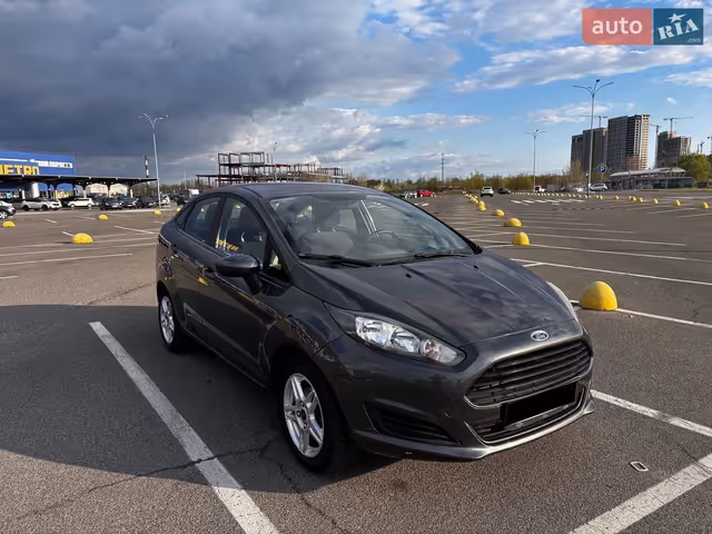 Ford Fiesta - фото 1