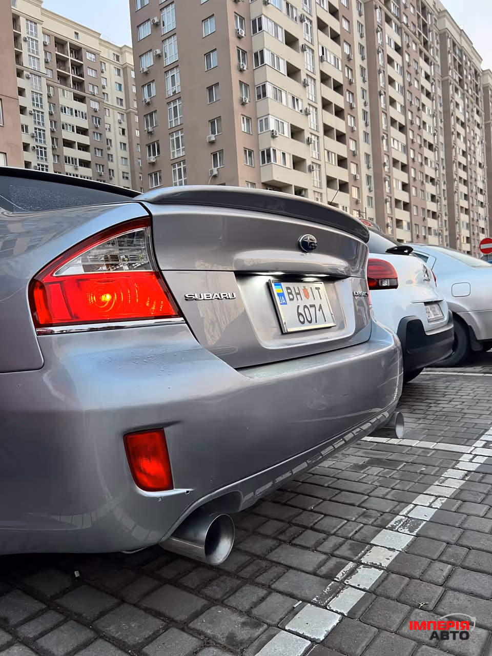 Subaru Legacy - фото 2