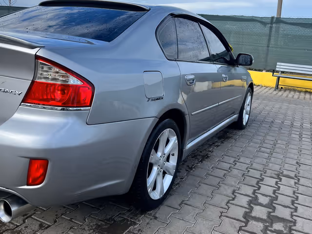 Subaru Legacy - фото 5