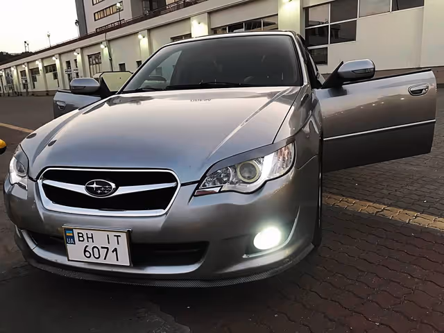 Subaru Legacy - фото 1
