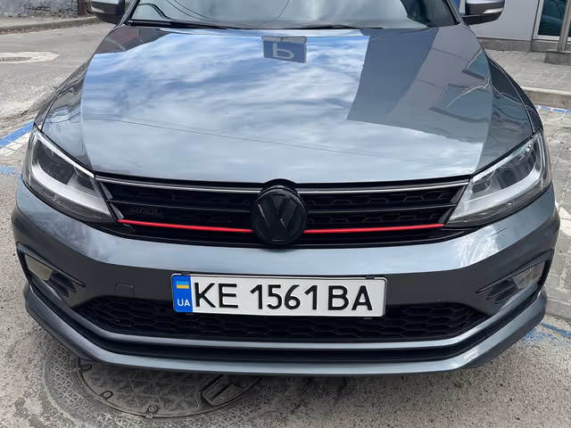 Volkswagen Jetta - фото 2