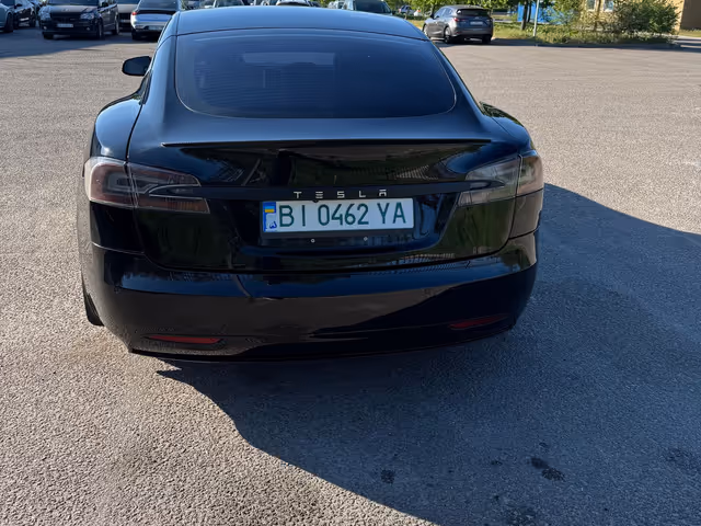 Tesla Model S - фото 3