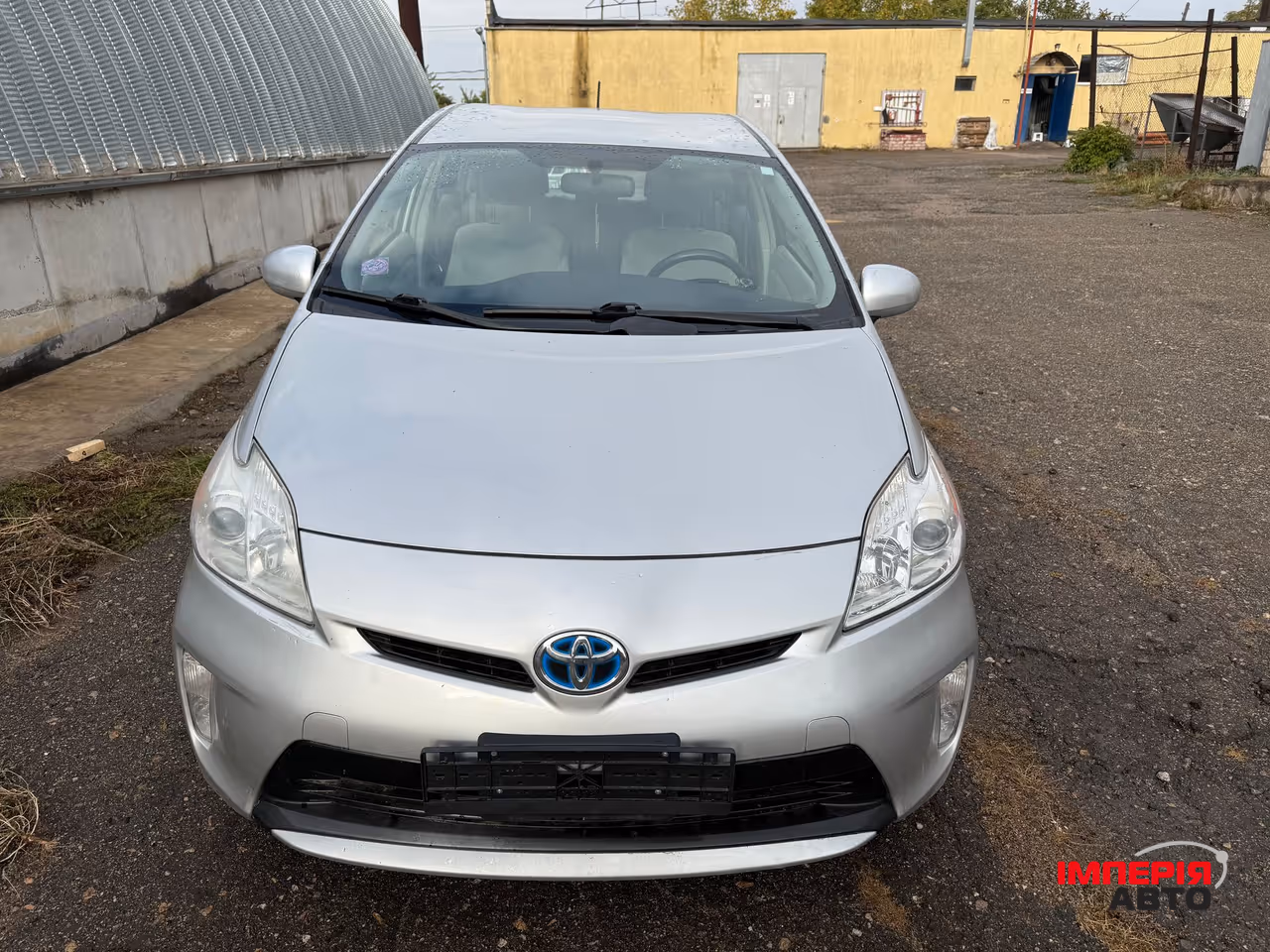 Toyota Prius - фото 1