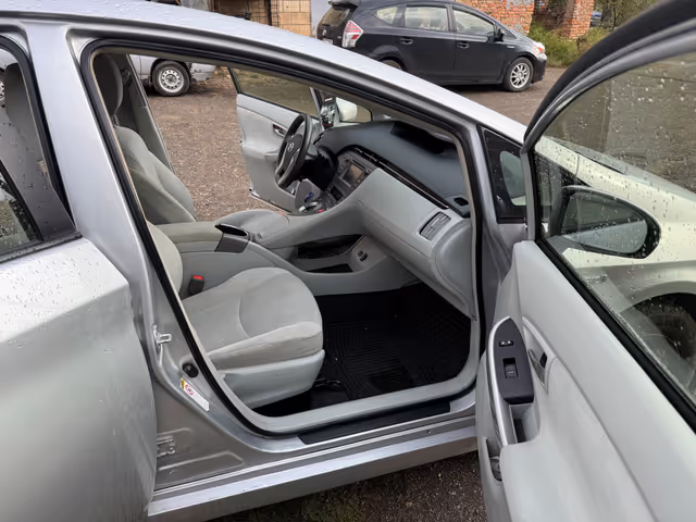 Toyota Prius - фото 4